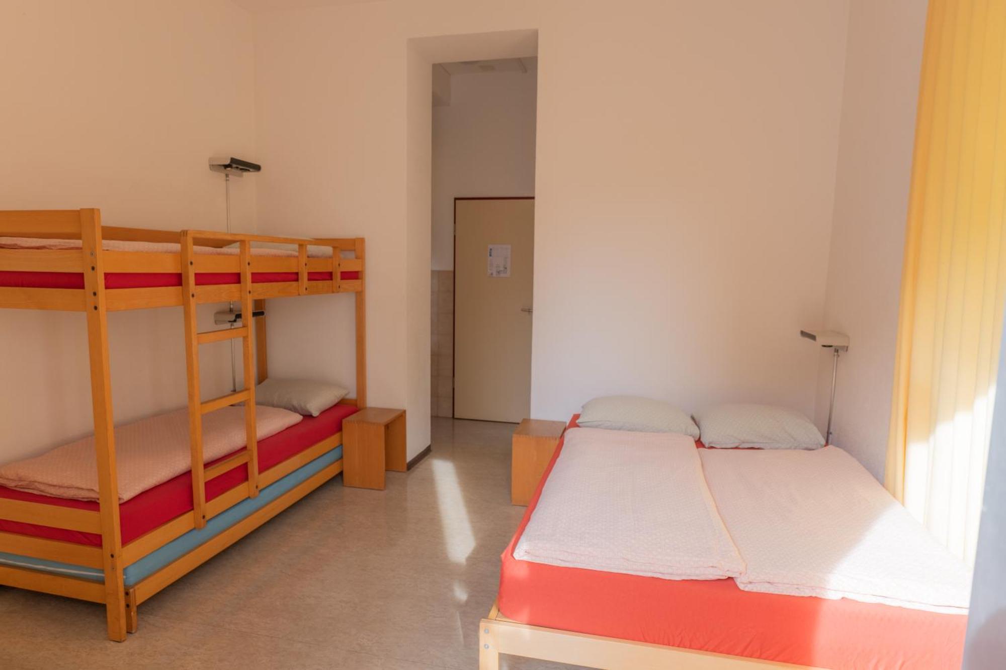 Locarno Youth Hostel Екстер'єр фото